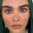 از رو به رو با فاصله نزدیک