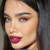 عکس لنز از سه رخ با نور رینگ لایت