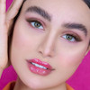 عکس لنز از روبرو با نور رینگ لایت