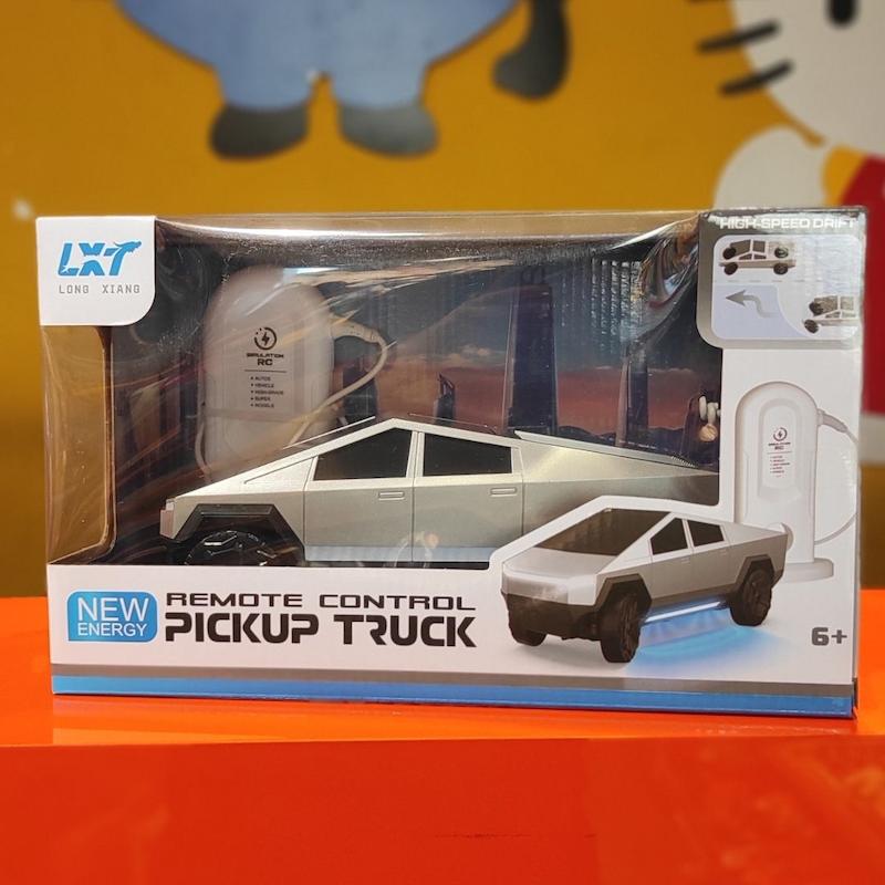 سایبرتراک تسلا کنترلی به همراه جایگاه شارژ 9076