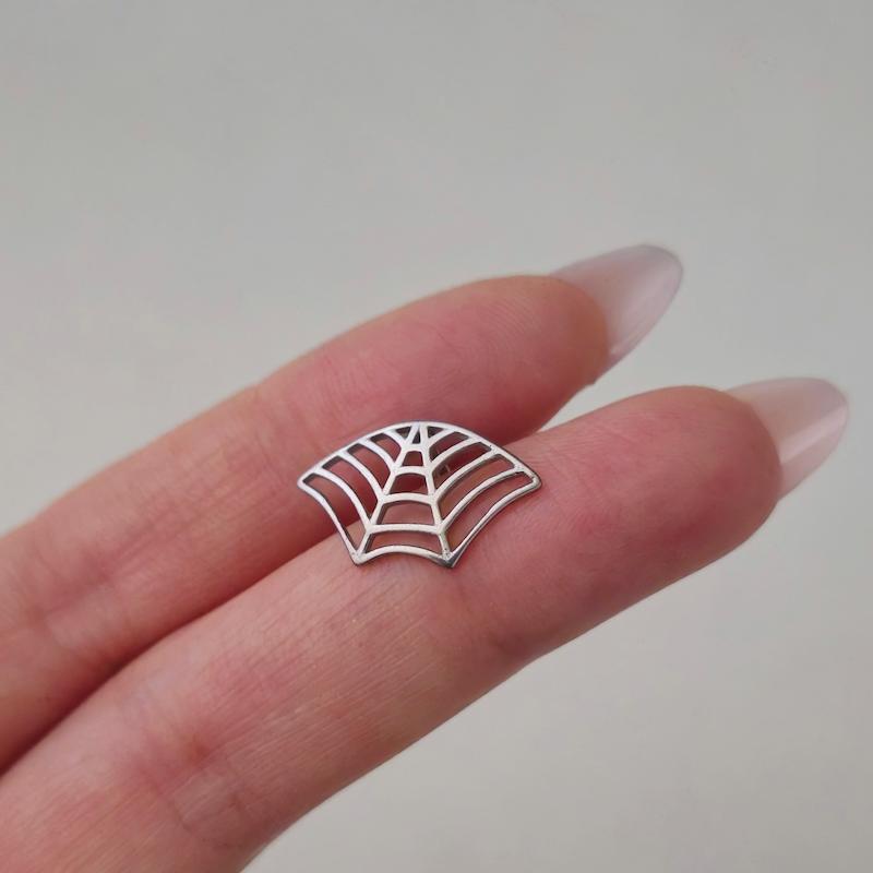 پیرسینگ تار عنکبوت