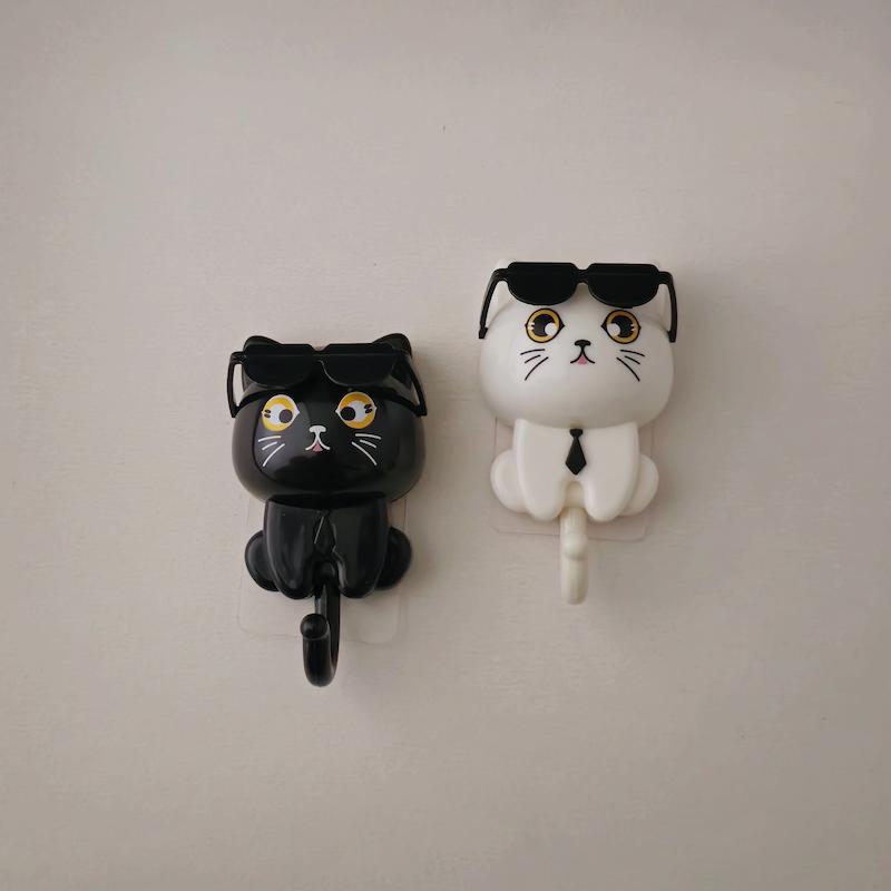 قلاب نگه دارنده کلید گربه عینک دار