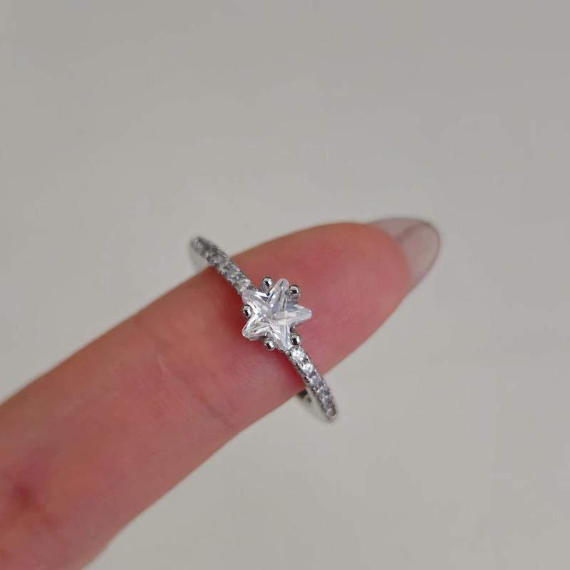 انگشتر سوارسکی ستاره الماسی💍