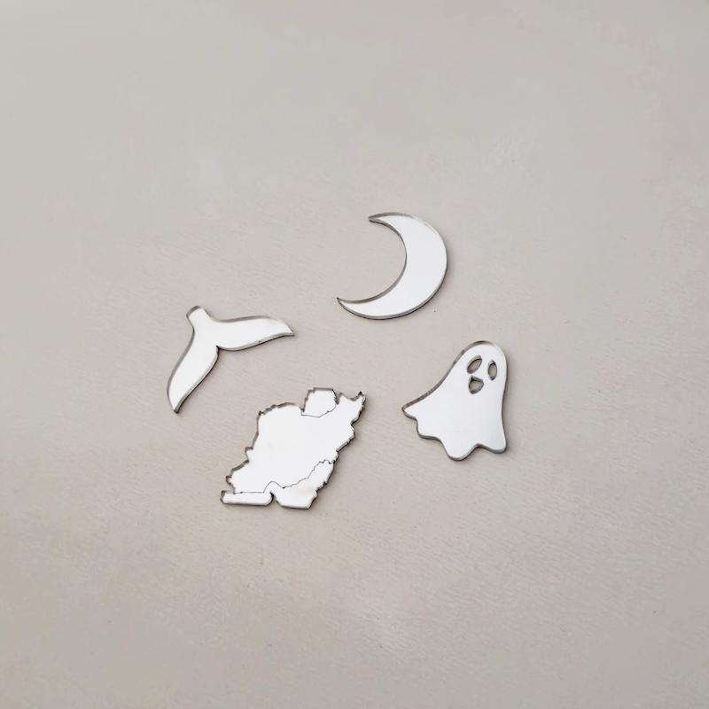  آینه چسبی دیزاین دیوار یا گوشی و... طرح نقشه ایران یا روح یا دم وال یا ماه