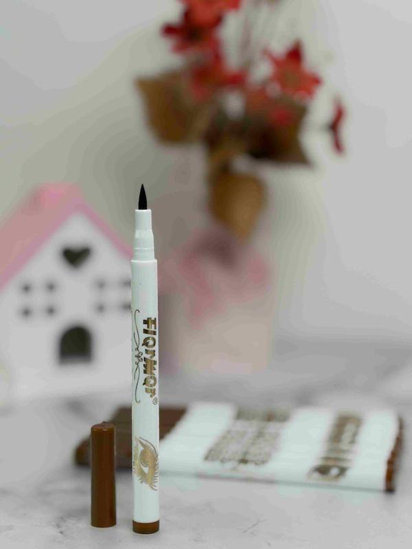 خط چشم قهوه ای