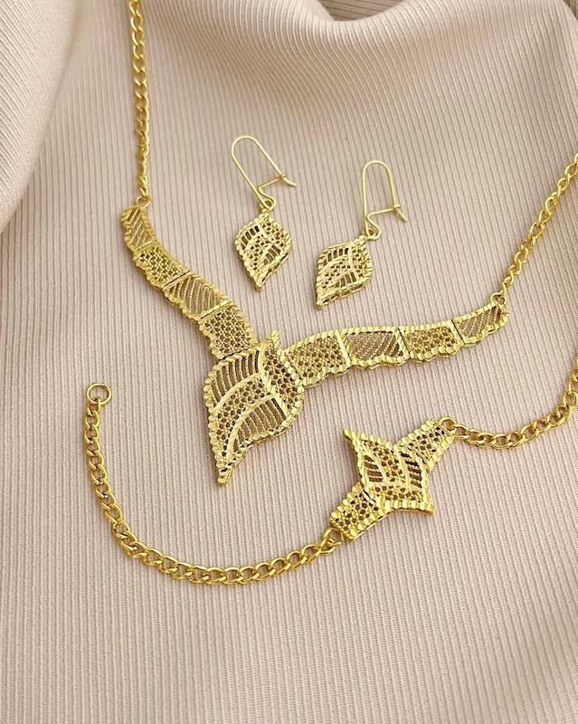 سرویس اشرافی مونا