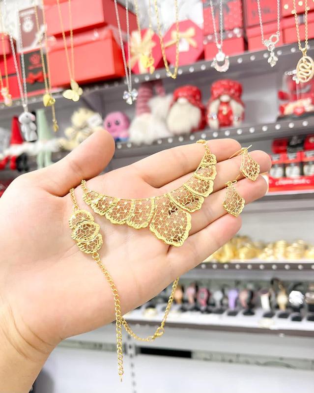 سرویس  اشرافی رها