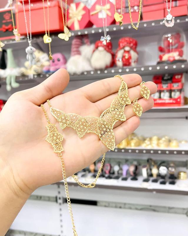 سرویس اشرافی النا