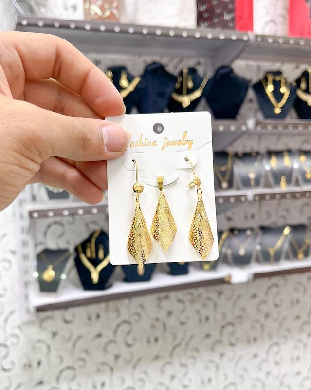 نیمست  ستاره با زنجیر 