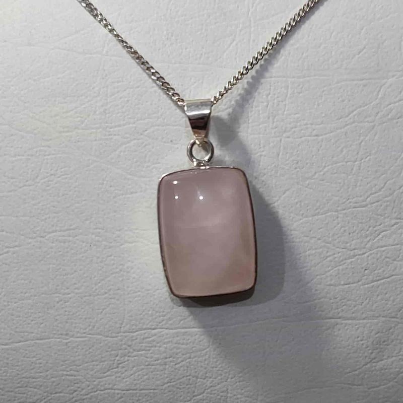  گردنبند نقره با سنگ رزکوارتز مستطیل (بدون زنجیر)