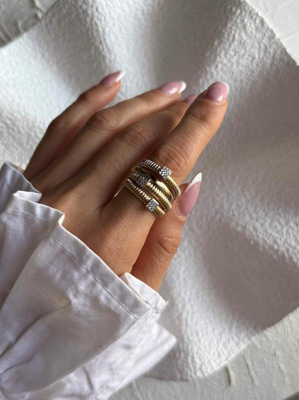 انگشتر طرح طلا