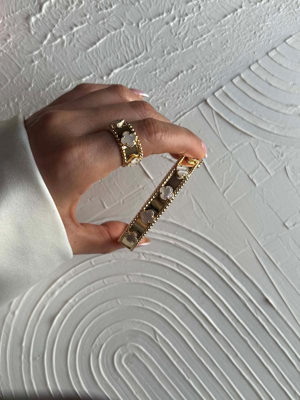 دستبند ونکلیف صدفی