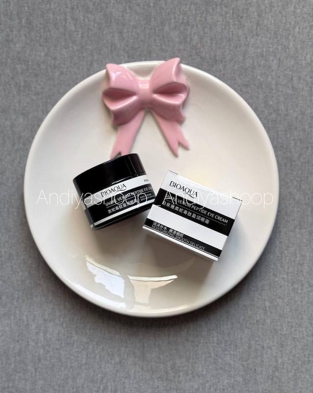 کرم دور چشم سم مار