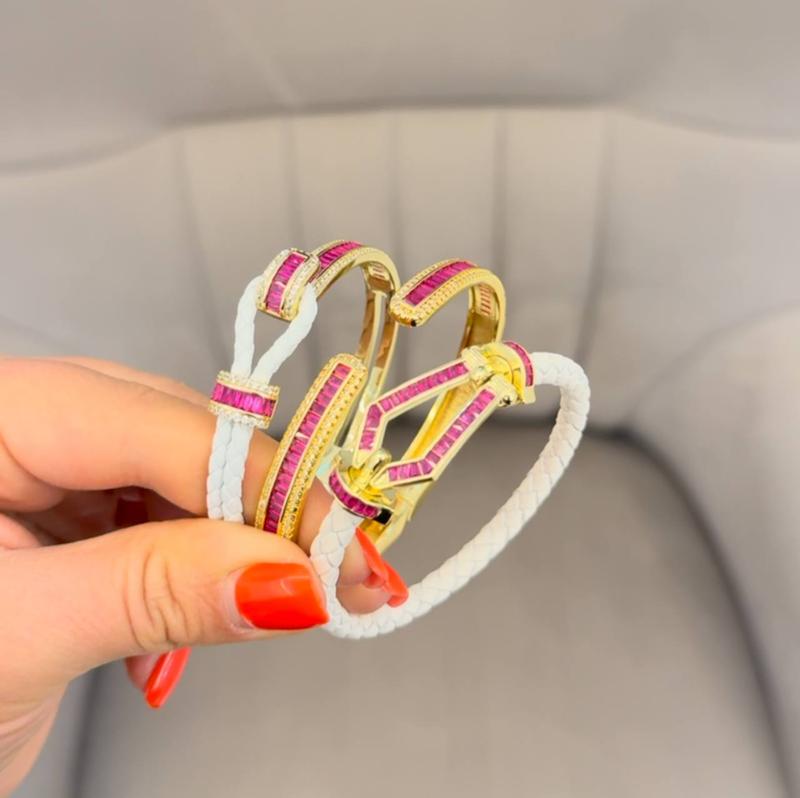 دستبند لوکس طرح طلا