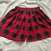  شلوارک چهار خونه قرمز بوگاتی