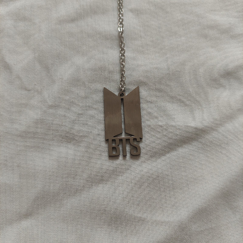 گردنبند بی تی اس