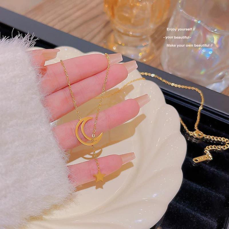 گردنبند ماه وستاره 
