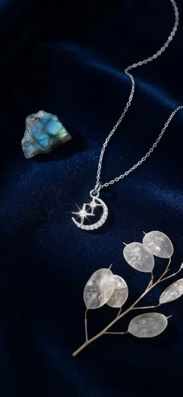 گردنبند ماه و ستاره