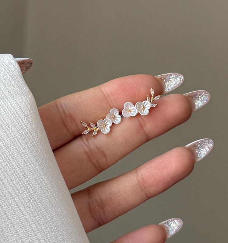 گوشواره گل صدفی