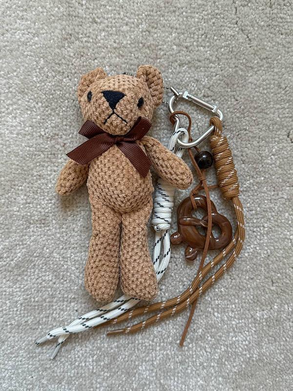 آویز کیف قهوه ای