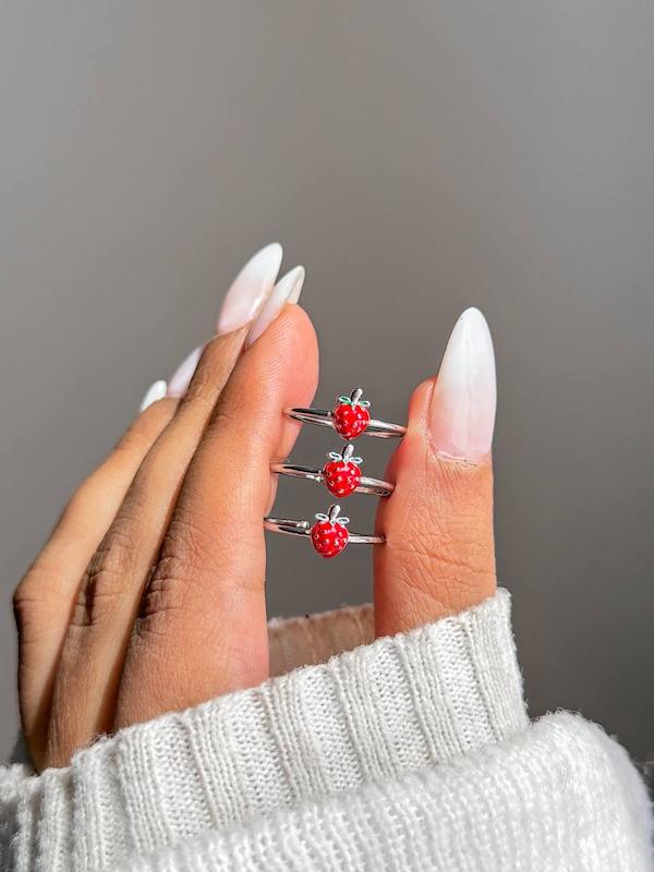 انگشتر توت فرنگی کوچولو