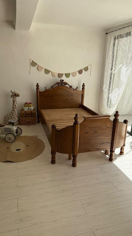 تخت مدل نامی