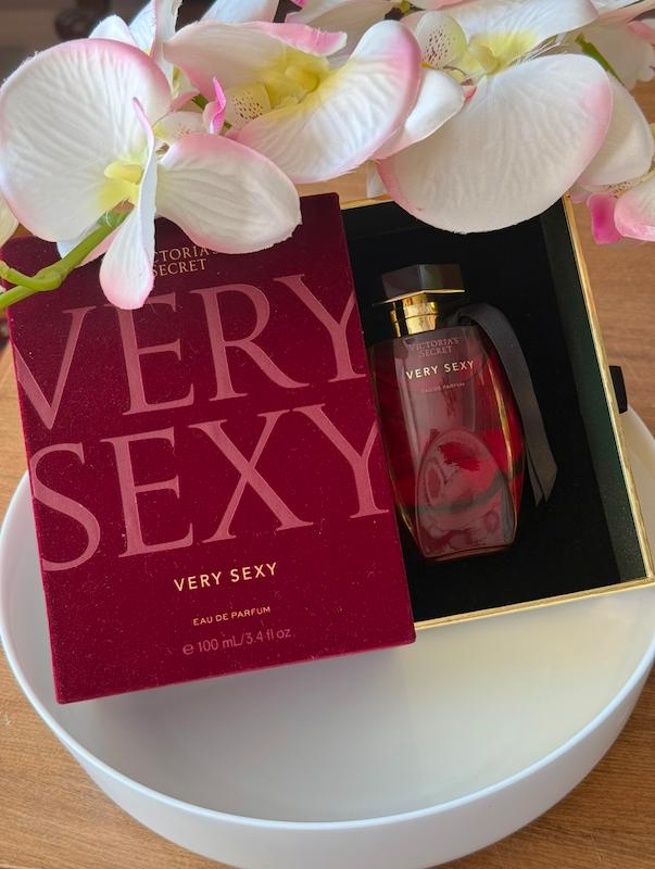 عطر زنانه very sexy ویکتوریا سکرت