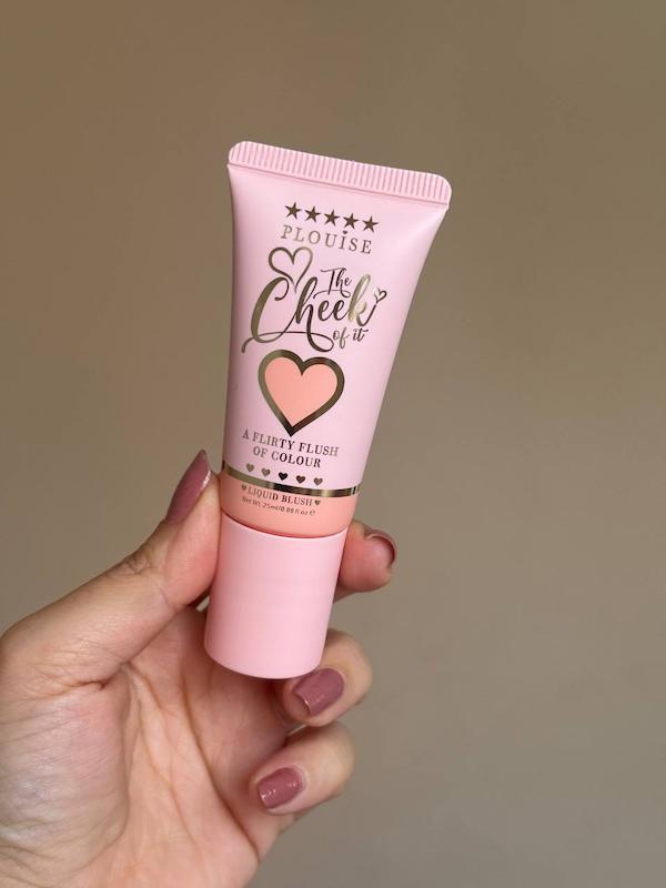 رژگونه a flirty flush of colour پی لوییز