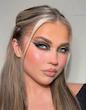 رژگونه a flirty flush of colour پی لوییز