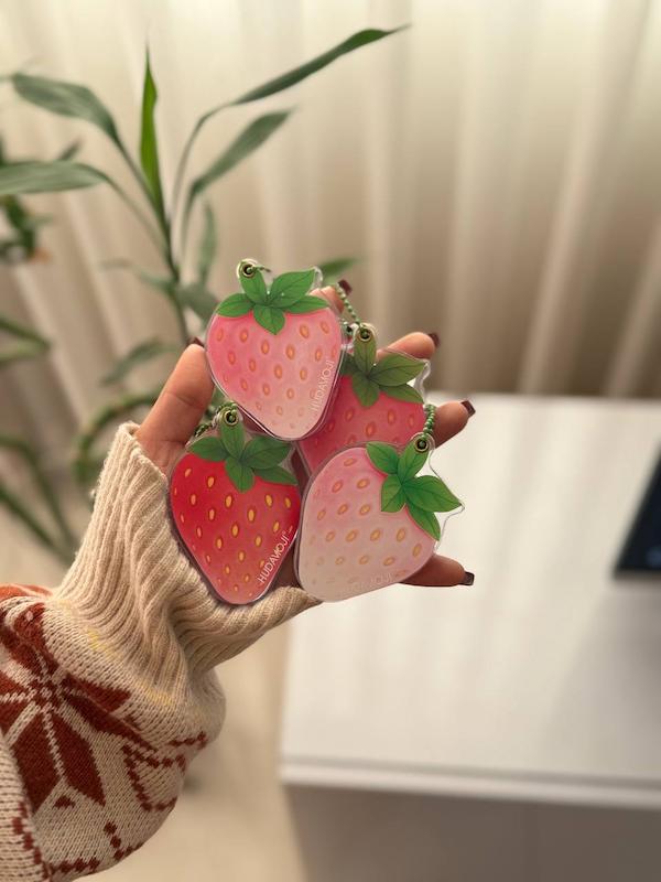 رژگونه جاکیلیدی دار توتفرنگی هداموجی