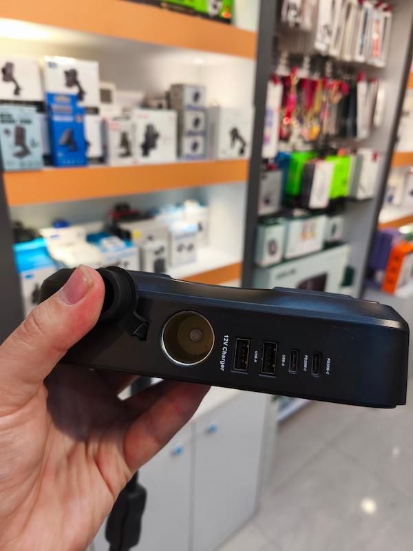 اینورتر فندکی خودرو گرین لاین مدل GC-233 توان 200 وات