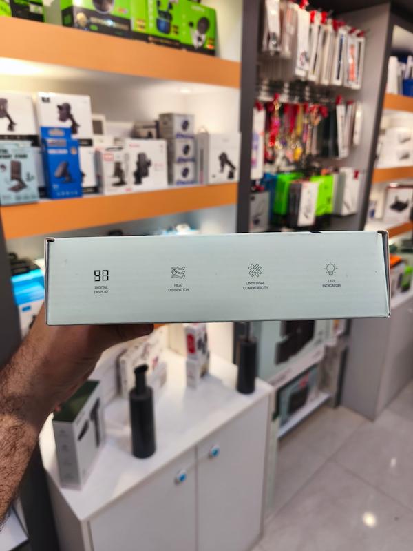 اینورتر فندکی خودرو گرین لاین مدل GC-233 توان 200 وات