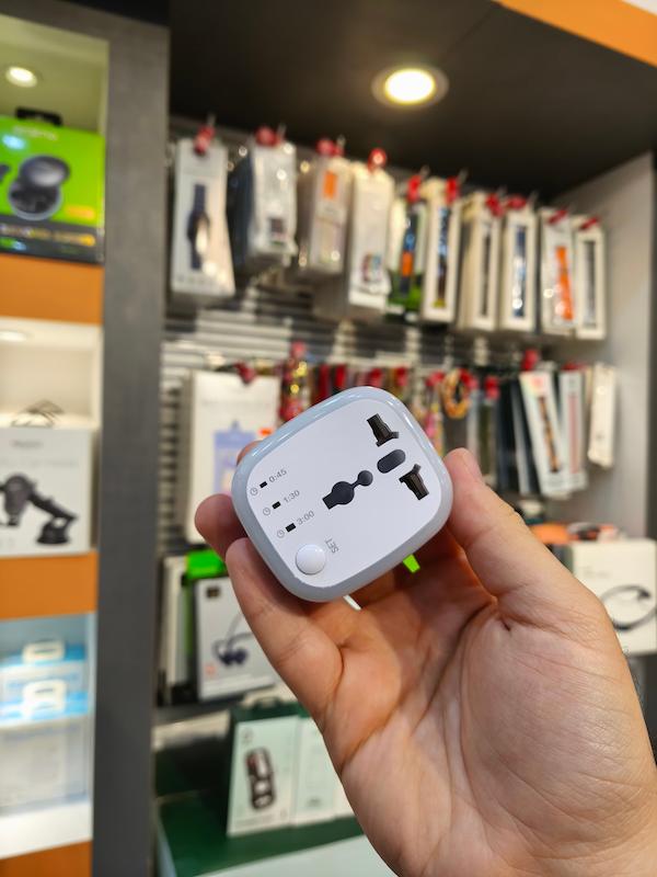 مبدل 3 به 2 چراغ دار تایمر دار گرین لاین Green Lion Universal Conversion Plug