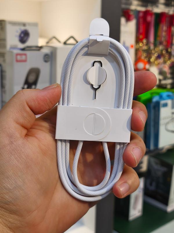 کابل شارژر اورجینال آیفون 16 اپل iPhone 16 Charger Cable