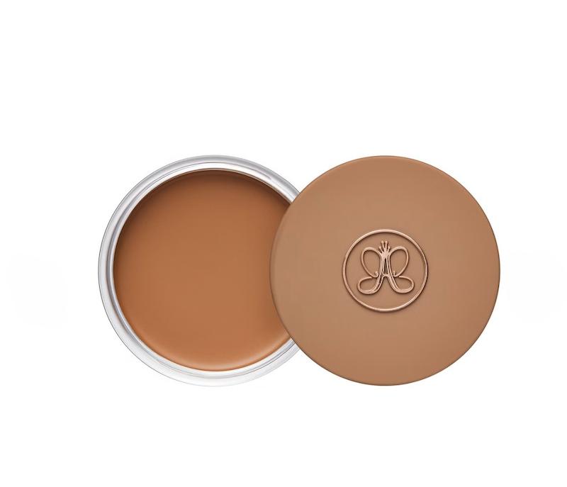 نمای نزدیک از بافت برنزر کرمی Anastasia Beverly Hills