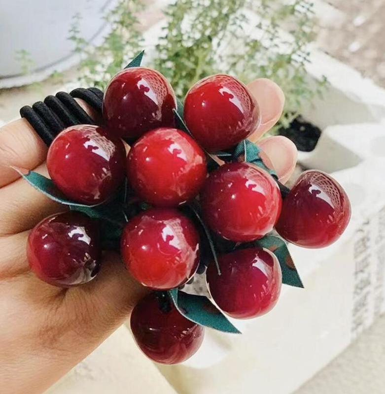 اکسسوری موی فانتزی، ست کش موی پنج‌تایی، کش مو مخصوص دم اسبی، کش مو با استایل دخترانه، کش مو ترند ۲۰۲۵، کش مو سبک ژاپنی، کش موی الهام‌گرفته از طبیعت، اکسسوری مو ارزان و زیبا، کش مو مناسب عکس‌برداری، کش مو برای کادو تولد،