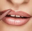 رژلب قرمز روشن، رژلب رنگی متنوع KIKO, راهنمای خرید رژلب KIKO در ایران, نکات انتخاب رژ لب مناسب پوست، مقایسه رژلب KIKO با برندهای دیگر, رژلب و مداد لب combo.