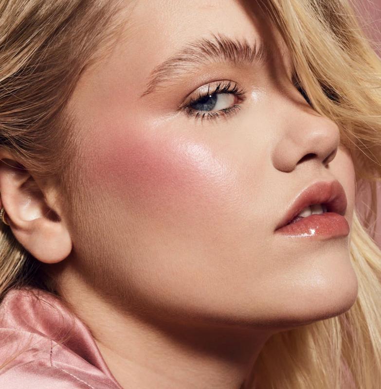 رژگونه فنیتی، رژگونه پودری Fenty, رژگونه Suede Powder Blush, رژگونه Tutu Turnt فارسی, رژگونه صورتی گرم, رژگونه مات و طبیعی, رژگونه پیگمنت‌دار, رژگونه قابل‌ساخت, رژگونه برای گونه‌های شاداب, رژگونه برای آرایش روزانه, رژگونه برای میکاپ حرفه‌ای, رژگونه با بافت مخملی, رژگونه بدون احساس سنگینی, رژگونه مقاوم در برابر محو شدن, خرید رژگونه Fenty, قیمت رژگونه Suede, نقد رژگونه Tutu Turnt, رژگونه برند فنیتی بیوتی, رژگونه مناسب پوست روشن, رژگونه مناسب پوست متوسط, رژگونه کیف‌پذیر, رژگونه سبک و راحت, رژگونه ترکیب‌پذیر با فاندیشن, رژگونه پیشنهادی میکاپ آرتیست‌ها, رژگونه برای جلوه طبیعی, رژگونه برای مهمانی و مجالس, رژگونه پوشش قابل‌کنترل, رژگونه رنگ صورتی ملایم, رژگونه با ماندگاری بالا, رژگونه بدون خشکی یا کیکی‌شدن, رژگونه برای ترکیب با هایلایتر, رژگونه مناسب انواع تون پوستی, رژگونه برای ترفندهای کانتورینگ ساده, رژگونه برند معتبر, رژگونه اورجینال فنیتی, رژگونه مدرن ۲۰۲۵, رژگونه سبک روزمره, رژگونه آرایش صورت کامل, رژگونه فنیتی فارسی, رژگونه با بسته‌بندی جمع‌وجور, رژگونه مناسب سفر, رژگونه با رنگ طبیعی.