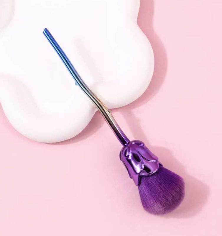 براش رژگونه بنفش
