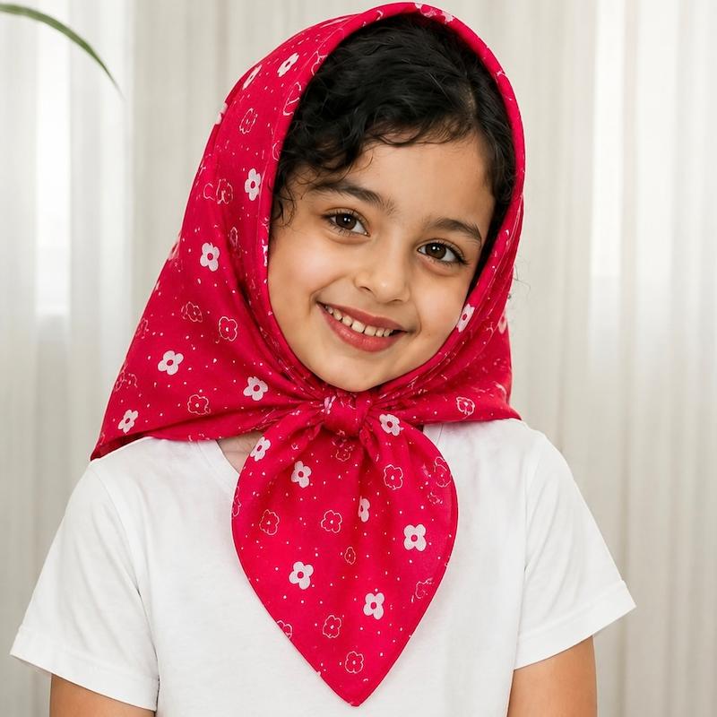 ‌اسکارف دخترانه طرح گل‌گلی سرخابی