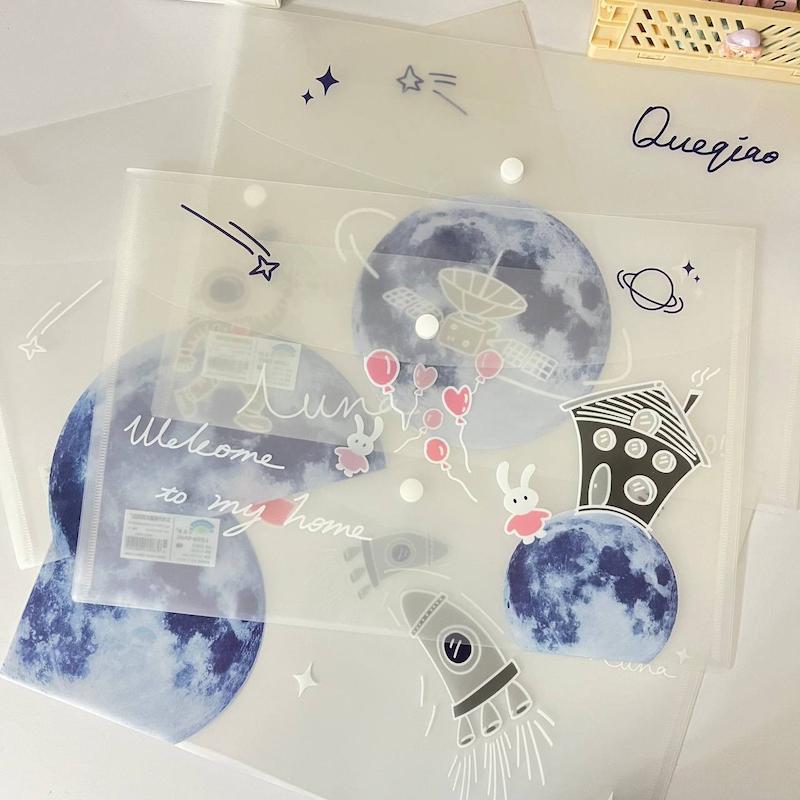 کاور سیاره دکمه دار