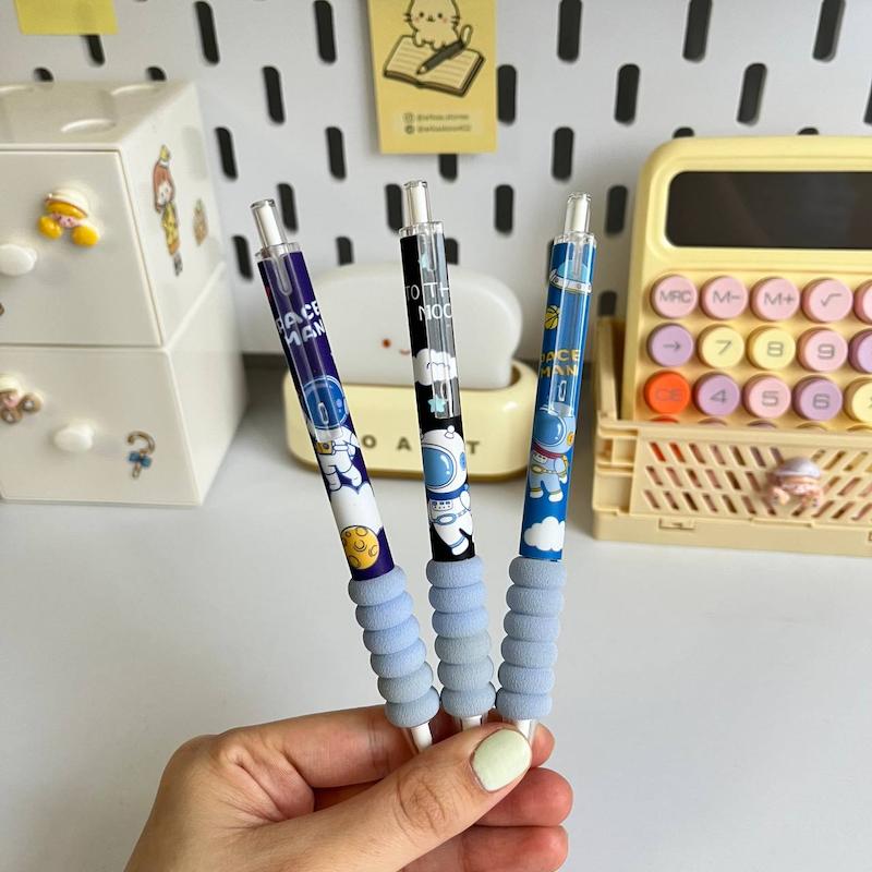 اتود ابری فضانورد