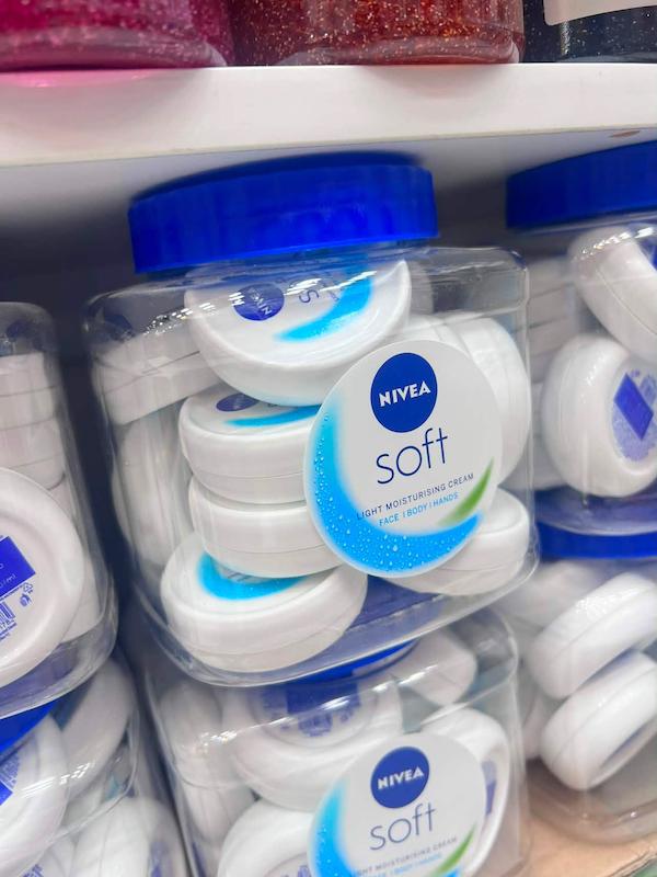 کرم مرطوب کننده نیوآ سافت NIVEA Soft مینی