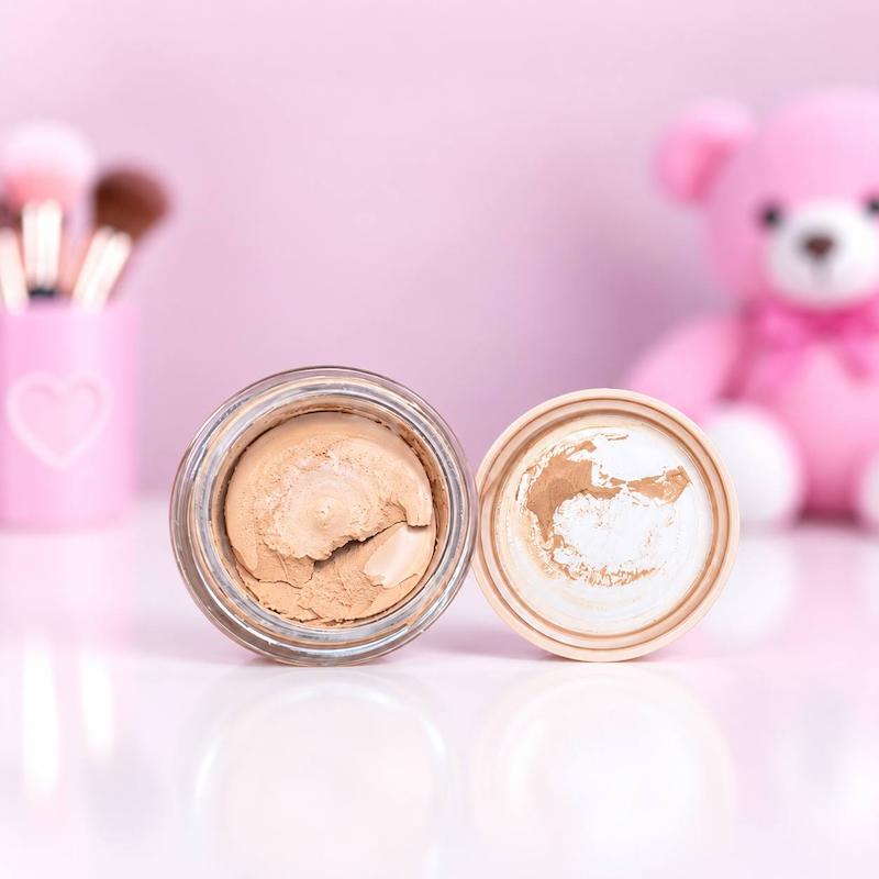 موس کرم پودر اسنس Essence Soft Touch وزن ۱۶ گرم با آسیب ظاهری در بافت محصول