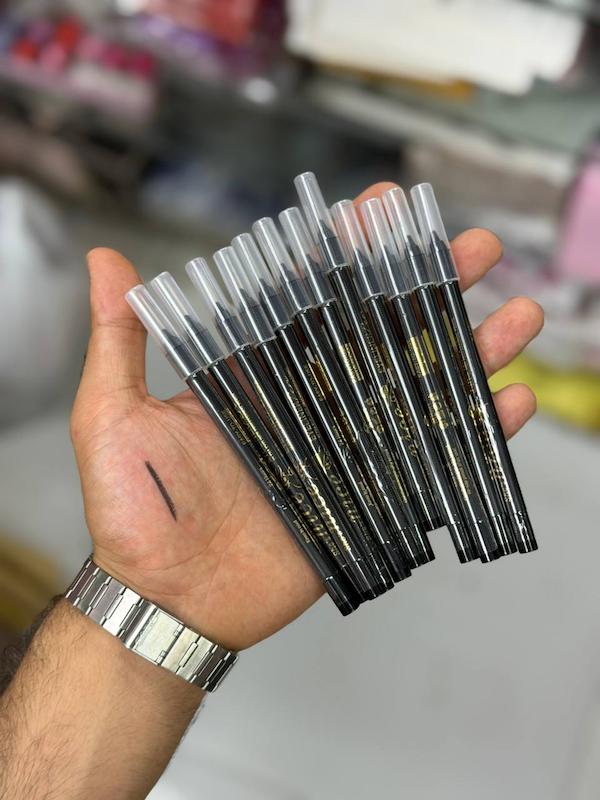مداد چشم مشکی ضدآب با بدنه مشکی و درپوش شفاف