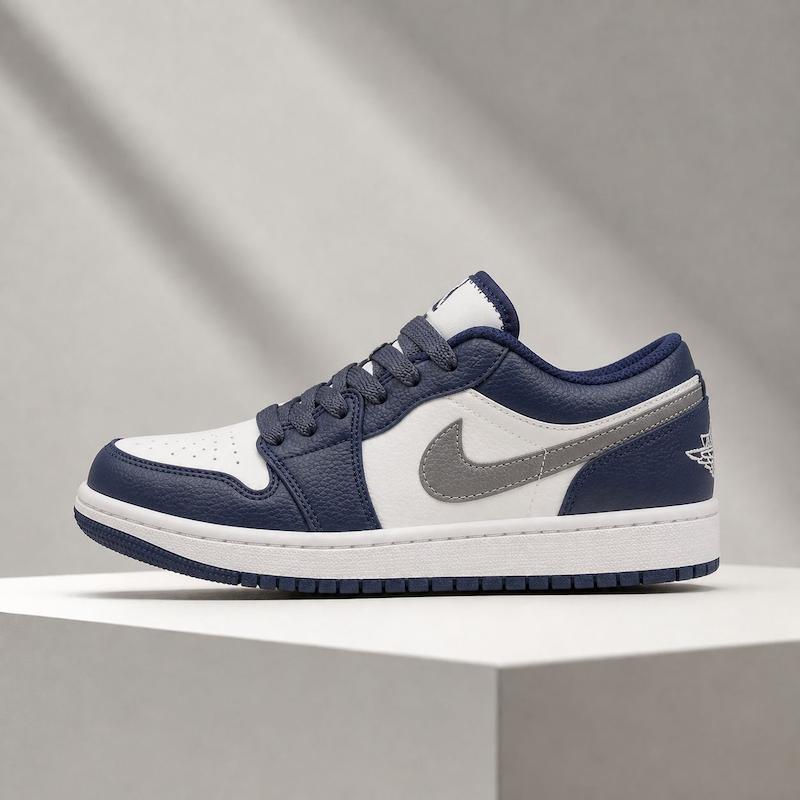 کتونی نایکی جردن ۱ لو زنانه سرمه‌ای سفید طوسی | Air Jordan 1 Low Navy Grey