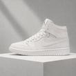 کتونی نایکی ایر جردن ۱ ساق‌بلند زنانه تمام سفید | Air Jordan 1 High Triple White