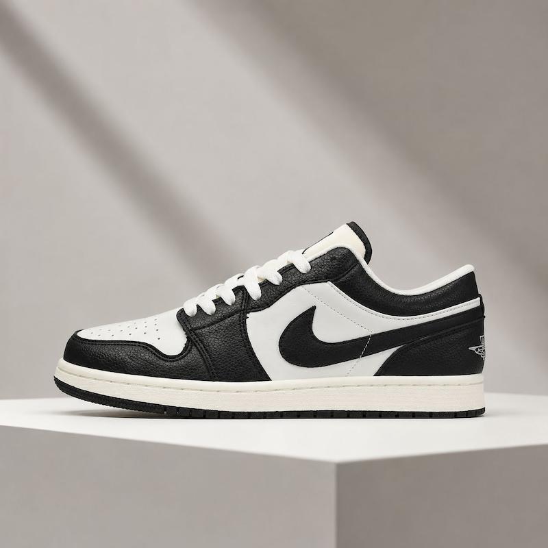 کتونی نایک ایر جردن ۱ لو مردانه مشکی سفیدNike Air Jordan 1 Low Black White