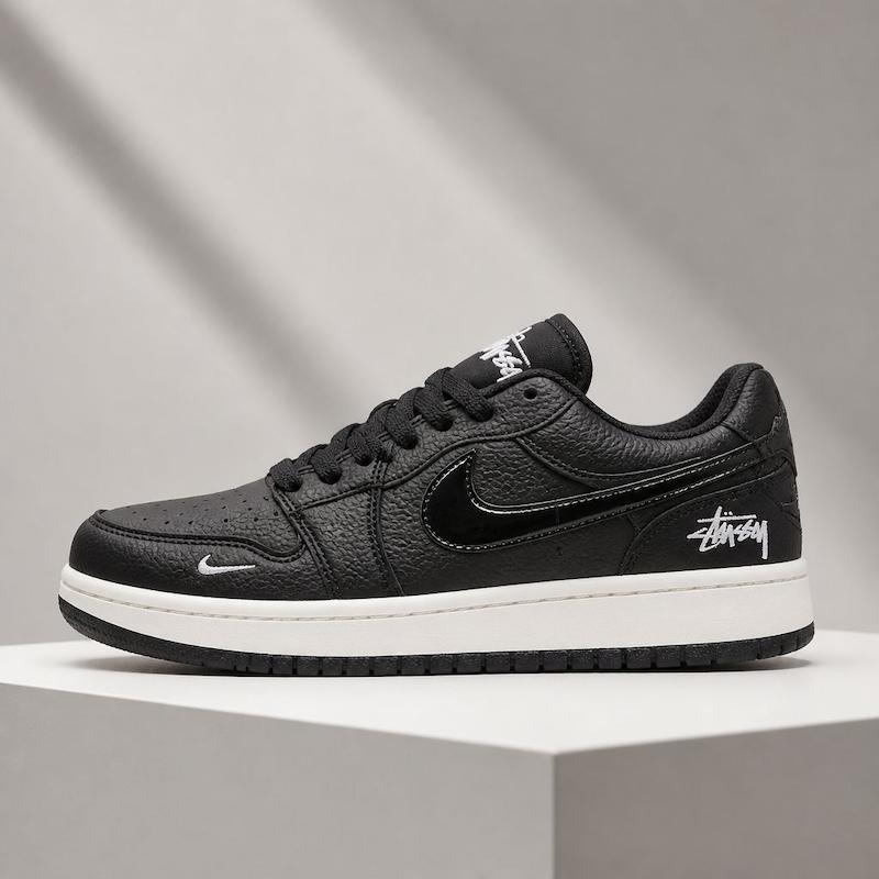 کتونی نایک ایر جردن ۱ لو مردانه مشکی سفید طرح استوسی  Nike Air Jordan 1 Low Black White Midsole Stussy Style