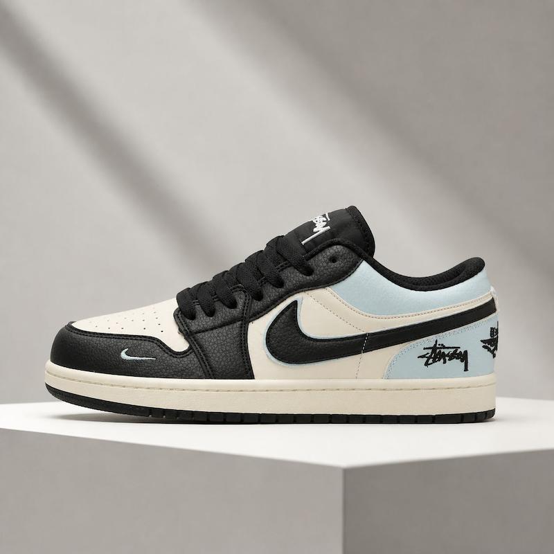 کتونی جردن ۱ لو مردانه مشکی سفید آبی یخی طرح استریت‌ور Jordan 1 Low Black White Ice Blue Streetwear Style